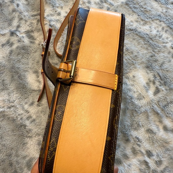 Cartouchiere LV bag - Picture 5 of 13